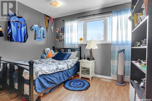 330 Dalgliesh Drive, Regina, SK - Indoor Photo Showing Bedroom