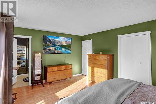 330 Dalgliesh Drive, Regina, SK - Indoor Photo Showing Bedroom