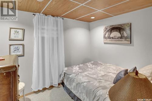 330 Dalgliesh Drive, Regina, SK - Indoor Photo Showing Bedroom