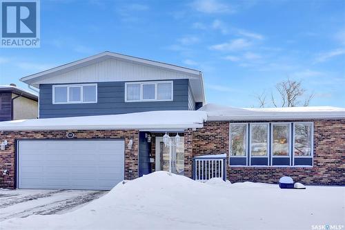 330 Dalgliesh Drive, Regina, SK - Outdoor