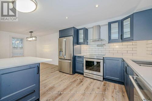 574 Clark Avenue, Burlington, ON - Indoor Photo Showing Kitchen With Stainless Steel Kitchen With Upgraded Kitchen