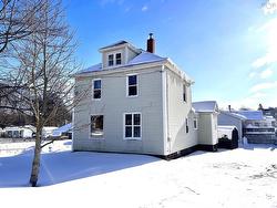 23 Queen Street  Amherst, NS B4H 1P7