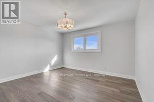 4281 Creeks End, Mississauga, ON - Indoor Photo Showing Other Room