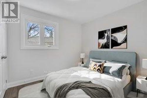 4281 Creeks End, Mississauga, ON - Indoor Photo Showing Bedroom