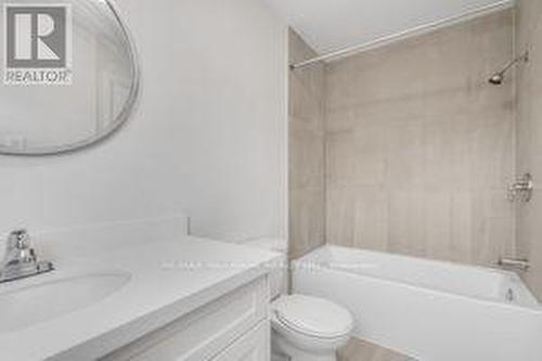 4281 Creeks End, Mississauga, ON - Indoor Photo Showing Bathroom