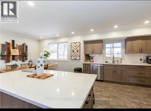 67 Sunray Avenue, London, ON - Indoor Photo Showing Kitchen