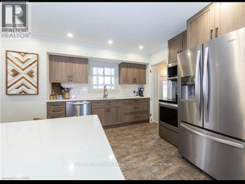 67 Sunray Avenue, London, ON - Indoor Photo Showing Kitchen