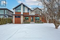 2107 COURTLAND CRESCENT  Mississauga, ON L4Y 1V3