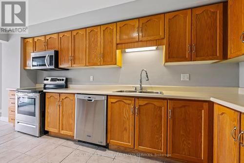 2483 Whittaker Drive, Burlington, ON - Indoor Photo Showing Kitchen With Double Sink