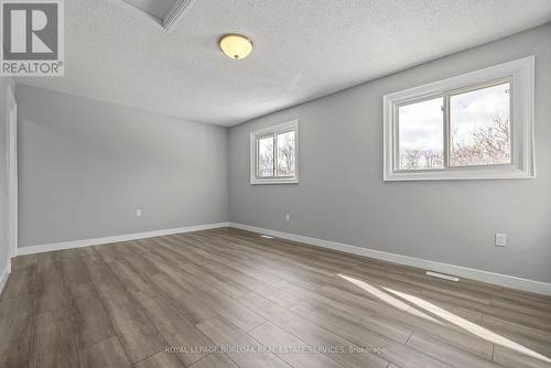 2483 Whittaker Drive, Burlington, ON - Indoor Photo Showing Other Room