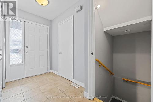 2483 Whittaker Drive, Burlington, ON - Indoor Photo Showing Other Room