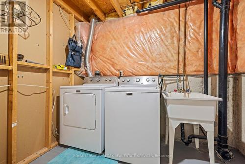 2483 Whittaker Drive, Burlington, ON - Indoor Photo Showing Laundry Room