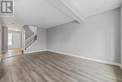 2483 Whittaker Drive, Burlington, ON - Indoor Photo Showing Other Room