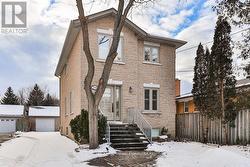 1348 NORTHMOUNT AVENUE  Mississauga, ON L5E 1Y5