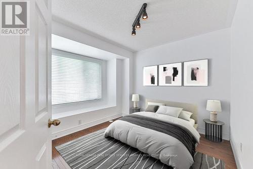 2032 Lakeshore Road W, Mississauga, ON - Indoor Photo Showing Bedroom