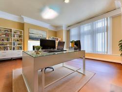 Bureau - 