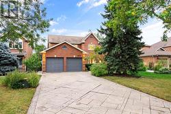 2939 HARVEY CRESCENT  Mississauga, ON L5L 4V9