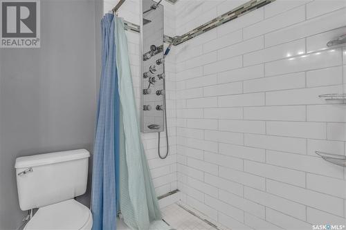 4758 Queen Street, Regina, SK - Indoor Photo Showing Bathroom