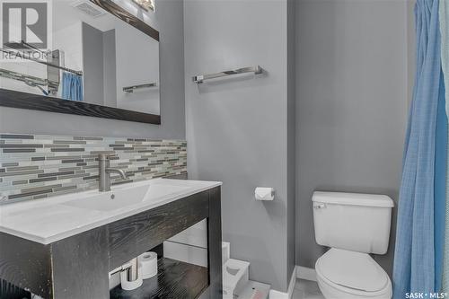 4758 Queen Street, Regina, SK - Indoor Photo Showing Bathroom