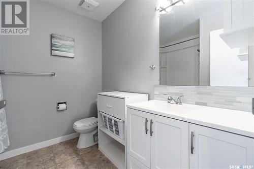 4758 Queen Street, Regina, SK - Indoor Photo Showing Bathroom