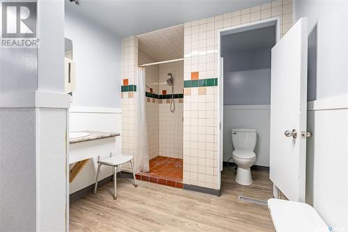 4758 Queen Street, Regina, SK - Indoor Photo Showing Bathroom