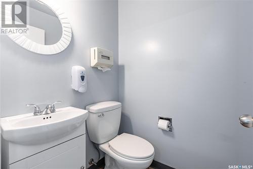 4758 Queen Street, Regina, SK - Indoor Photo Showing Bathroom