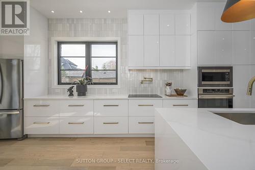 185 Commissioners Road E, London, ON - Indoor Photo Showing Kitchen