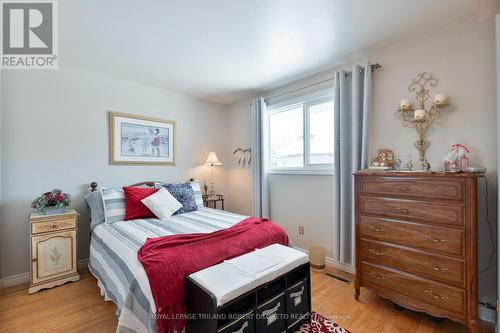 904 Osgoode Drive, London, ON - Indoor Photo Showing Bedroom