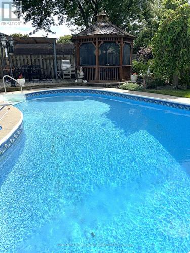 904 Osgoode Drive, London, ON - Outdoor With In Ground Pool With Deck Patio Veranda With Backyard