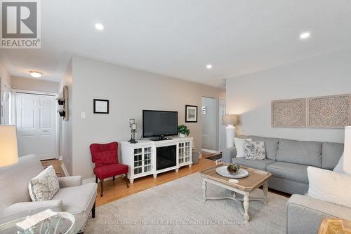 904 Osgoode Drive, London, ON - Indoor Photo Showing Living Room