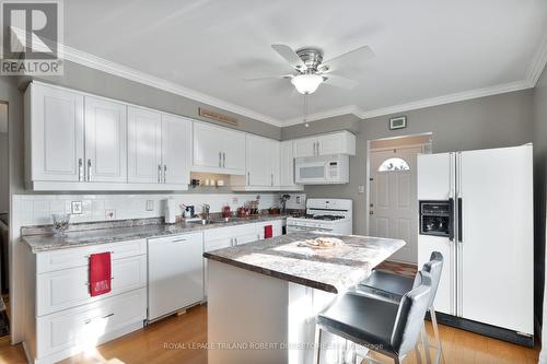 904 Osgoode Drive, London, ON - Indoor Photo Showing Kitchen