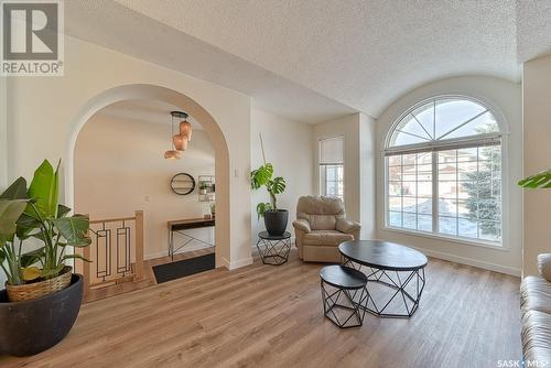 1707 Clive Bay E, Regina, SK - Indoor Photo Showing Living Room