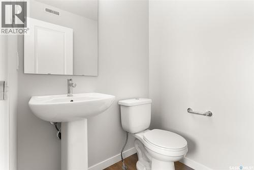 5416 Nicholson Avenue, Regina, SK - Indoor Photo Showing Bathroom
