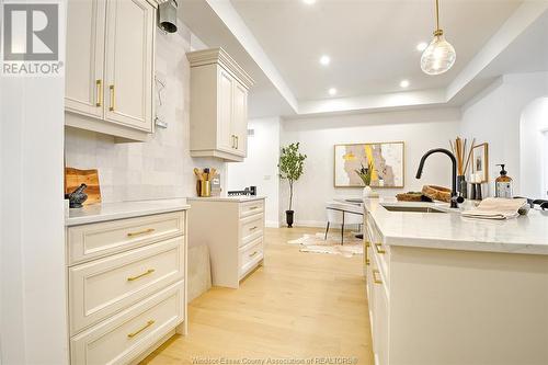 95 Mulberry Court, Amherstburg, ON - Indoor Photo Showing Kitchen With Upgraded Kitchen