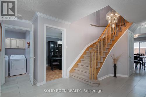 17 Hunterswood Crescent, Ottawa, ON - Indoor Photo Showing Laundry Room