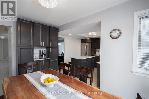 17 Hunterswood Crescent, Ottawa, ON - Indoor Photo Showing Dining Room