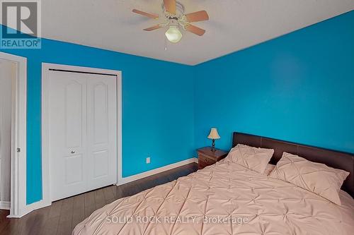 17 Hunterswood Crescent, Ottawa, ON - Indoor Photo Showing Bedroom