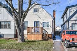 417 PALING AVENUE  Hamilton, ON L8H 5K3