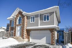 6 Opal Court  Cole Harbour, NS B2V 0A3