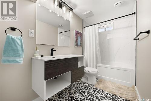 70 Straub Crescent, Regina, SK - Indoor Photo Showing Bathroom