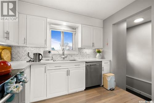 70 Straub Crescent, Regina, SK - Indoor Photo Showing Kitchen