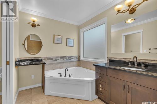 530 Blackthorn Crescent, Saskatoon, SK - Indoor Photo Showing Bathroom