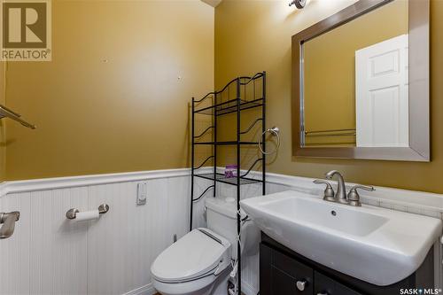 530 Blackthorn Crescent, Saskatoon, SK - Indoor Photo Showing Bathroom