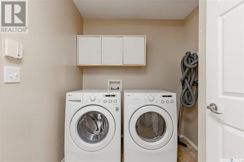 530 Blackthorn Crescent, Saskatoon, SK - Indoor Photo Showing Laundry Room