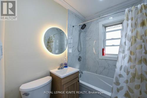 266 Adair Avenue N, Hamilton, ON - Indoor Photo Showing Bathroom