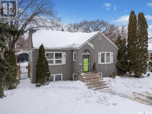 1208 Cairns Avenue, Saskatoon, SK - Outdoor With Facade