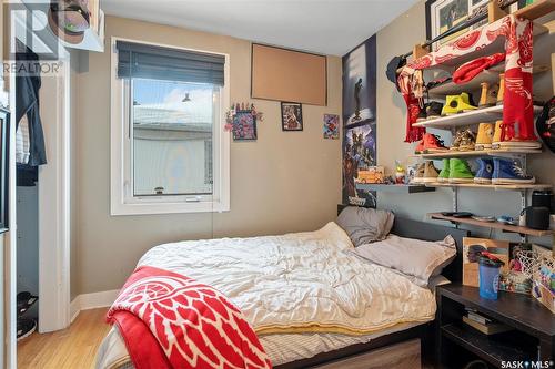 1208 Cairns Avenue, Saskatoon, SK - Indoor Photo Showing Bedroom