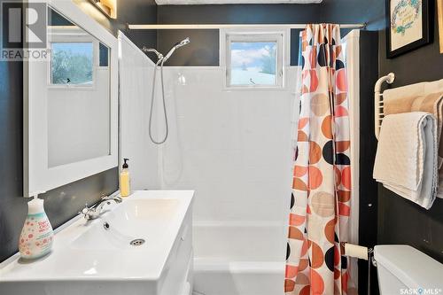 1208 Cairns Avenue, Saskatoon, SK - Indoor Photo Showing Bathroom