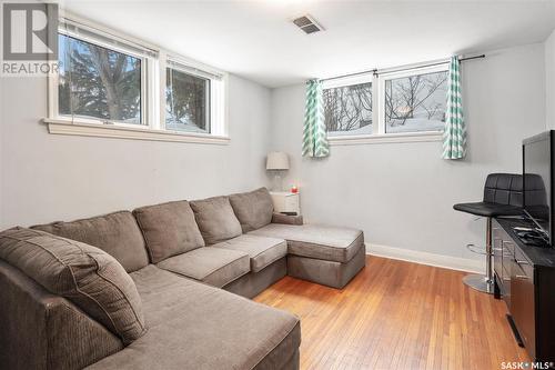 1208 Cairns Avenue, Saskatoon, SK - Indoor Photo Showing Living Room