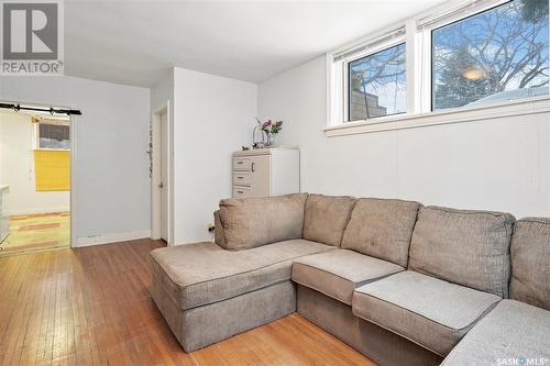 1208 Cairns Avenue, Saskatoon, SK - Indoor Photo Showing Living Room